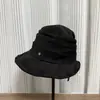 Diseño Otoño e Invierno Estilo Temperamento Lujo Ligero Sombrero de Pescador Plisado Nuevo Moda para Mujer Adelgazante Facial Informal Ala Suave Sombrero de Cubo Color Café