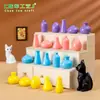 Paisaje en miniatura, jarrón de flores de colores simulado, figura de gato en blanco y negro, accesorios decorativos creativos para el hogar, pequeños adornos de escritorio