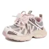 Zapatos de papá transpirables de suela blanda estilo coreano para niños, nuevos zapatos deportivos casuales de otoño para niños, zapatillas de correr ligeras de moda para niñas