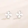Pendientes de Plata de Ley S925 de Trébol de Cuatro Hojas de la Suerte Estilo Coreano Pendientes Brillantes de Moda Pendientes Personalizados Elegantes Fabricante Venta al por Mayor Mujeres