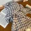 Bufanda de Punto a Cuadros Cálida de Invierno 2024 con Tacto de Cachemir para Pareja Estilo Coreano Versátil Bufanda de Flecos Piedra de Perro para Mujer