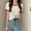 2024 Nova Camisa Base de Verão Feminina Contraste Gola Redonda Top de Manga Curta Estilo Coreano Slim-fit Curto Estudante Top Moderno