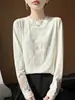 Nueva camiseta de punto bordada estilo chino con cuello redondo, capa interior versátil de manga larga para mujer, top chic estilo chino