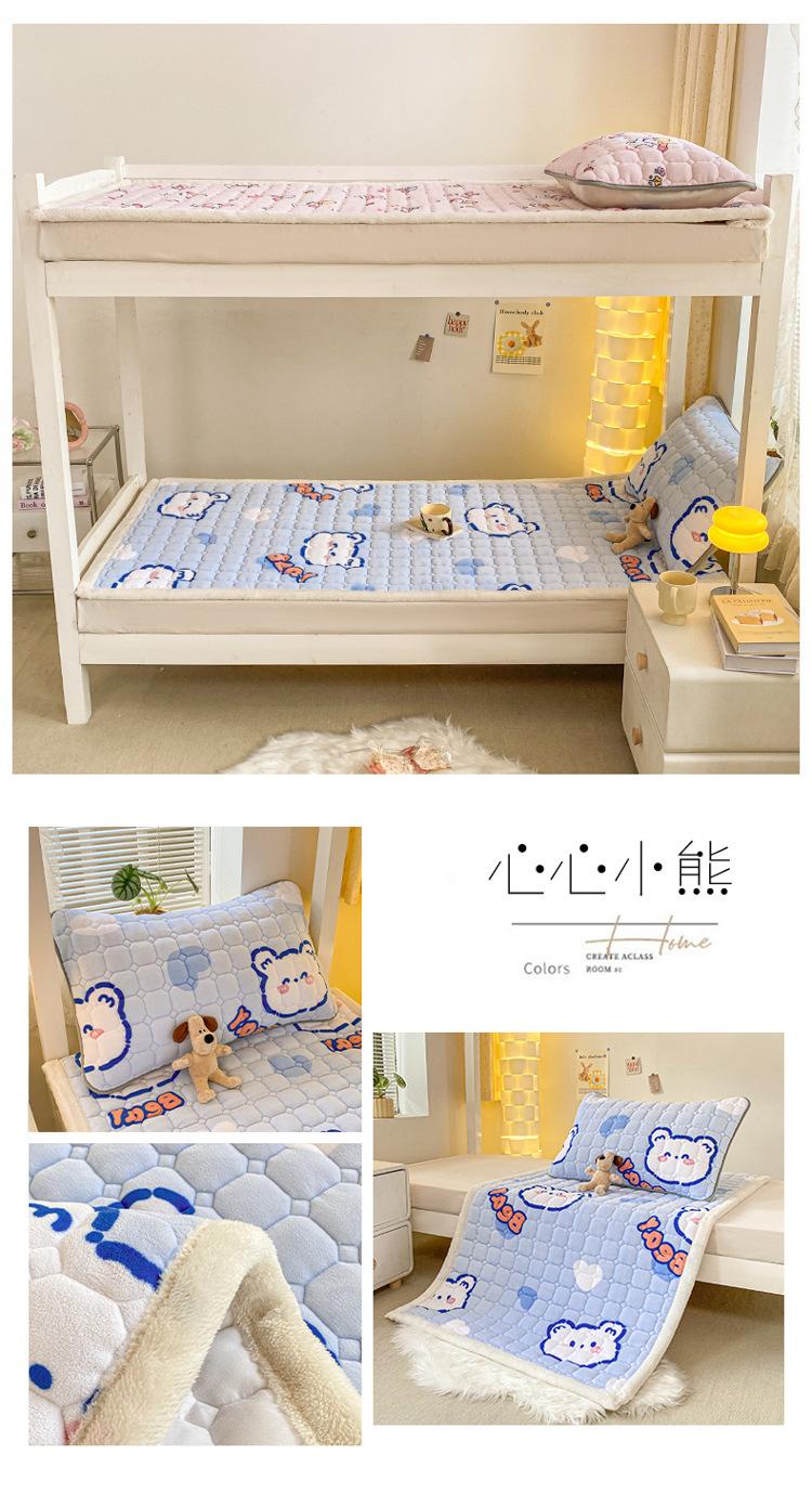 心心小熊.jpg