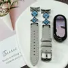 Adecuado para Xiaomi Mi Band 11, Correa de Cuero de Lujo Chapada en Oro para Xiaomi 9/8 NFC, Diseño de Flor de Cuatro Hojas, Correa de Reloj de Gama Alta