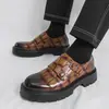 Zapatos Mocasines de Cuero Brillante para Hombre de Gran Tamaño con Hebilla Doble para Otoño Nuevo Transfronterizo 38-46 Zapatos de Cuero de Tacón Grueso Suela Gruesa Zapatos de Cuero que Aumentan la Estatura