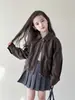 Jaqueta de couro para meninas, peça da moda para o outono, estilo curto resistente à sujeira, jaqueta infantil fashion, top estiloso para meninas para primavera e outono