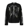 Camiseta de manga larga con esqueleto de columna vertebral para hombre, estilo casual holgado, adecuada para primavera y otoño, top de punto gofrado estilo oscuro high street con cuello redondo