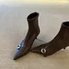Botas finas de tacón alto de estilo británico de nicho, nuevas y de moda 2026 para mujer, con hebilla, punta fina, cremallera trasera elegante y diseño elástico