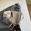 Bolso de Cesta para Mujer de Alto Valor Estético 2025 Verano Nueva Moda Bolso Cuadrado Pequeño de Alto Valor Estético Bolso de Hombro Cruzado Simple para Viajes