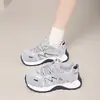 Antiderrapante Casual Moda Malha Dupla Respirável Tênis de Corrida Novo Verão Aumento de Altura Sapatos de Pai Solado Grosso Esportes 2026
