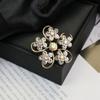 Broche Flor Retrô Moda Pérola Diamante Cor Natural Liga Coroa Joker Alfinete de Roupa