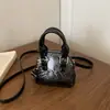 2026 Verão Novo Estiloso Design de Nicho Padrão de Pele de Cobra Moda Simples Versátil Bolsa de Ombro Transversal de Mão Bolsa Concha