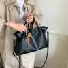 Bolso de mano casual de gran capacidad para mujer, nuevo modelo 2026, bolso de hombro simple para el día a día, bolso cruzado casual estilo coreano