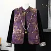 Conjunto de atuendo de otoño, estilo mamá, chaleco estilo chino, conjunto de tres piezas, nueva colección otoño/invierno 2026, ropa para mujeres de mediana edad y mayores, conjunto de terciopelo dorado