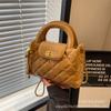 Elegante Bolso de Mano Pequeño para Mujer 2026 Nuevo Bolso de Hombro de Moda Acolchado de un Solo Hombro Cruzado Bolso Cuadrado Pequeño