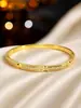 Nuevo brazalete de moda transfronteriza simple con incrustaciones de circonita, más vendido, de alta gama, lujo ligero, joyería versátil, regalo perfecto para novia