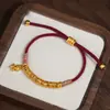 Pulseira de Fio Vermelho com Cavalo Dourado do Zodíaco para Mulheres, Pulseira Trançada de Luxo Leve de Alta Qualidade, Acessório de Mão do Ano do Cavalo