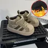 Tênis Casuais Shell Toe para Bebês Primavera e Outono Novos Sapatos Casuais Antichoque Sapatos Individuais para Meninos e Meninas Cano Médio Respiráveis e Confortáveis Sapatos Esportivos