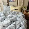 Juego de Ropa de Cama de Algodón 100% Lavado a Rayas Simples Clase A, Juego de Cuatro Piezas con Lazo, Juego de Algodón Puro con Bordado de Toalla Estilo Fresco