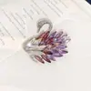 Novos Produtos Transfronteiriços Europeus e Americanos, Luxo Acessível, Broche de Cisne Gradiente de Alta Qualidade, Broche Elegante de Cristal com Imitação de Indústria Pesada, Alfinete Anti-Exposição
