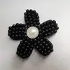 Moda puntual joyería de tela con flores de perlas y cuentas hechas a mano parches para ropa parche para ropa tocado de flor de cinco pétalos materiales para ropa