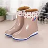 Zapatos impermeables de caña alta para la temporada de lluvias, botas de lluvia de gelatina, zapatos de goma antideslizantes para trabajo en cocina, cubrebotas, botas de agua para mujer, verano para adultos