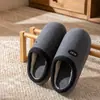 Pantuflas de Algodón para Casa de Bloques de Color para Mujer 2026 Otoño/Invierno Nuevo Estilo para Interiores Engrosadas con Felpa Plus Suela Suave Cálida Zapatos de Algodón de Pareja para Hombre