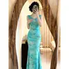 Vestido Longo Estilo Férias Verde Menta com Decote Halter e Cauda de Sereia, Estampado de Borboleta e Cintura Franzida para o Verão
