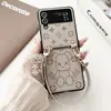 Oso Lindo Adecuado para Funda de Teléfono Móvil Samsung Zflip7 Pantalla Plegable Zflip4 Cuerda Larga y Corta Dibujos Animados Flip3 Modelo Popular