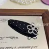 Grampo de cabelo lateral com flor de strass e pérolas de bolinhas estilo coreano para mulheres, presilha de testa, presilha BB para cabelo solto