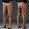 Jeans caqui de alta gama italianos para hombre, nuevos pantalones largos casuales de corte slim para primavera y otoño 2026, pantalones cropped