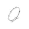 Anillo de plata de ley S999 con diamantes pequeños y diseño giratorio para mujer, sencillo, combinable con todo, con microincrustaciones de circonita Mobius, joyería ligera de lujo.