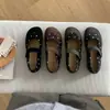 Sapatos femininos planos, confortáveis e de sola macia, novo estilo 2026, marrom retrô, sapatos Mary Jane de calçar, design moderno com bico redondo