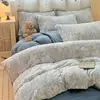 Juego de Cuatro Piezas de Lujo Espesorido de Leche para Dormitorio Invierno Tallado Tridimensional Doble Cara Antiestático Cálido Set de Felpa