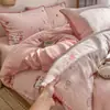 Juego de colcha de terciopelo de leche con borde de concha estilo ins, juego de cuatro piezas de cubierta de edredón de forro polar coral y franela engrosada para invierno, juego de tres piezas para dormitorios