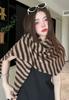 Bufanda Chal Tejida a Rayas Triángulo para Mujer Estilo Coreano Otoño e Invierno Nueva Bufanda de Cachemira Imitación con Bufanda Capa Angulada