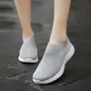 Explosions sapatos femininos 2024 verão novo moda meias esportivas sapatos casuais respirável malha fly tecido sapatos tamanho grande 4243