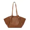 Bolsa de Tote Tejida de Gran Capacidad de Temporada para Mujer 2026 Nuevo Estilo Texturizada Versátil Nicho para el Trabajo Bolso de Hombro Único