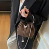 Bolsa de Cosméticos Nueva, Portátil, Bolso de Hombro Versátil, Gran Capacidad, Diseño de Nicho, Bolso Cruzado, Lujo Ligero para Mujeres