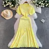 Verão 2024 europeia e americana filha de socialite estilo dourado justo fino manga curta vestido de tricô vestido sereia feminino temperamento moda