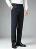Pantalones casuales para hombre con algodón de Xinjiang, con corte recto, tejido grueso para otoño e invierno, alta elasticidad, resistentes a las arrugas y diseño de pierna recta.. Modelo: 6W234