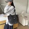 Bolso de Hombro de Mezclilla Casual Artístico para Mujer, Nuevo Simple Retro de Verano 2026 Bolso Cubo de Gran Capacidad