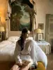 Lujo Ligero Estilo Francés 2026¡Hermosa Camelia! Top Corto Elegante de Diseño Hueco sin Espalda Estilo Chanel Hecho a Medida para Mujer en Primavera