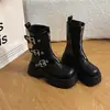 Otoño 2026 Estilo Europeo y Americano Frescas Botas de Motocicleta con Cremallera Suela Gruesa Aumentadoras de Altura Decoración de Hebilla de Cuero Botas Cortas de Tobillo de Moda Botas Martin