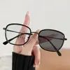 Nuevas Gafas que Cambian de Color y Bloquean la Luz Azul, Gafas Lisas de Alta Gama Estilo Coreano para Mujer, Monturas de Gafas Modernas Estilo Coreano para Hombre
