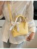 Bolso Pequeño de Estilo Occidental de Alta Gama Transfronterizo 2025 Nuevo Bolso de Mujer Primavera Versátil Moda Bolso Cruzado Bolso de Cubo de Mano