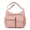 Bolsa transversal de nylon de grande capacidade, novo estilo para mulheres, bolsa de ombro popular para mulheres de meia-idade, bolsa casual para mães, bolsa de tecido 2026