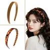 Nova faixa de cabelo da Amazon com 1,8 cm de largura, com toque de alta qualidade, estampa de leopardo, adequada para mulheres usarem ao lavar o rosto, faixa de cabelo antiderrapante feita de material de PC