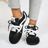 Nueva colección de primavera y otoño de zapatos casuales a rayas con forro polar transpirable para mujer, con estilo de entrenamiento alemán, cordones y adecuados para uso en exteriores